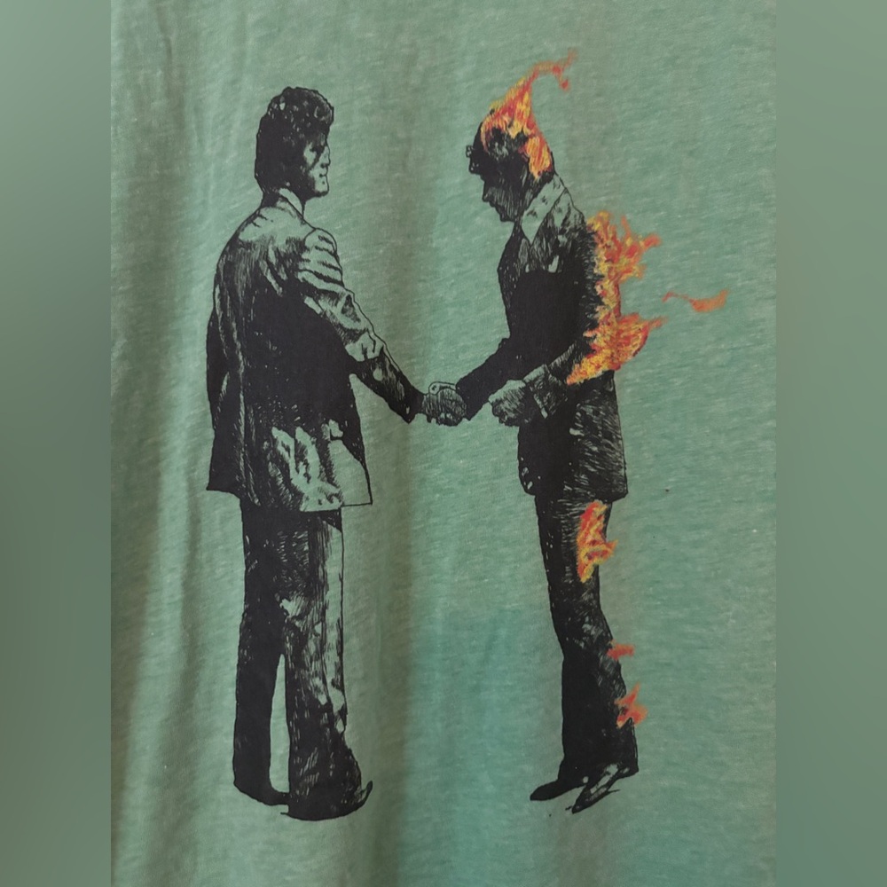 Pink Floyd Wish You Were Here Graphic Tee - Picture 2 of 2